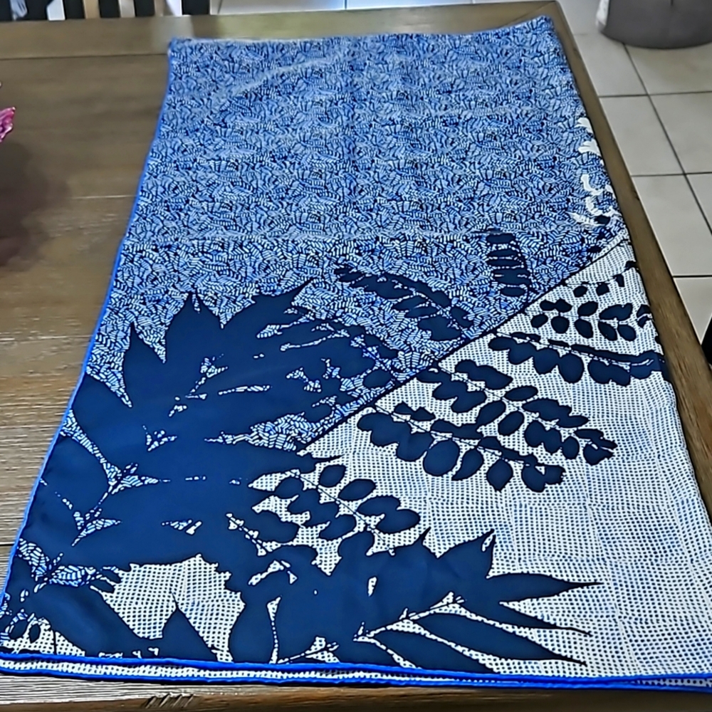 Women scarf